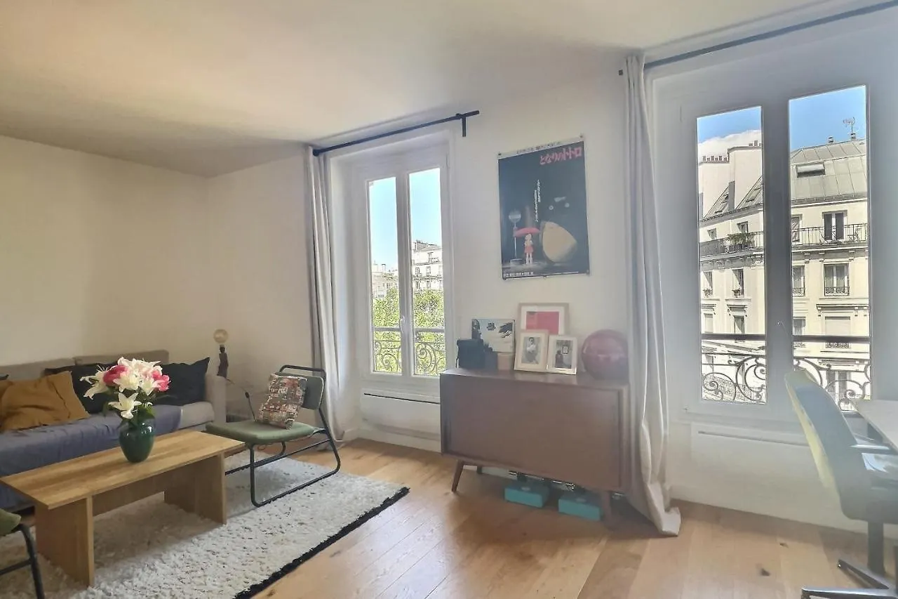 شقة Bright 34 M Ideally Located In باريس